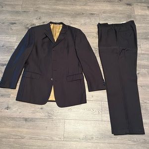 Movanni Collezione 2 piece striped suit. Regular-fit